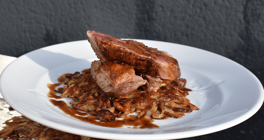 Magret de canard au vinaigre de framboise, Pommes Anna à la châtaigne