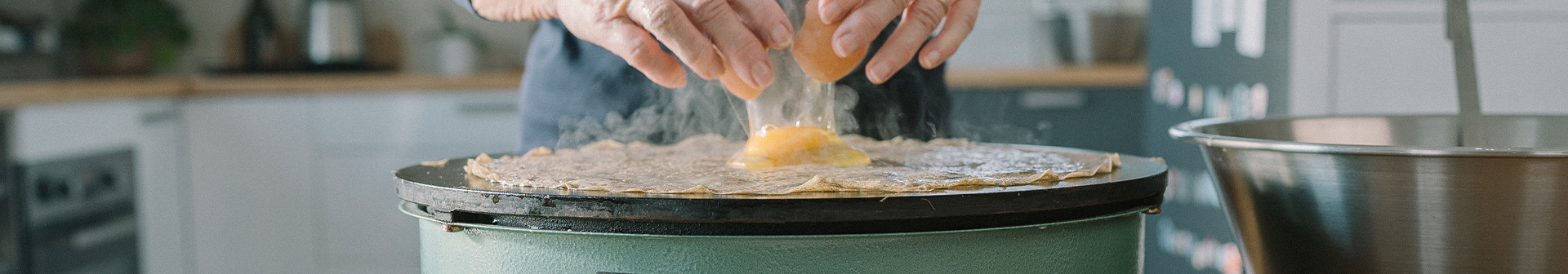 Crêpière avec plaque réversible